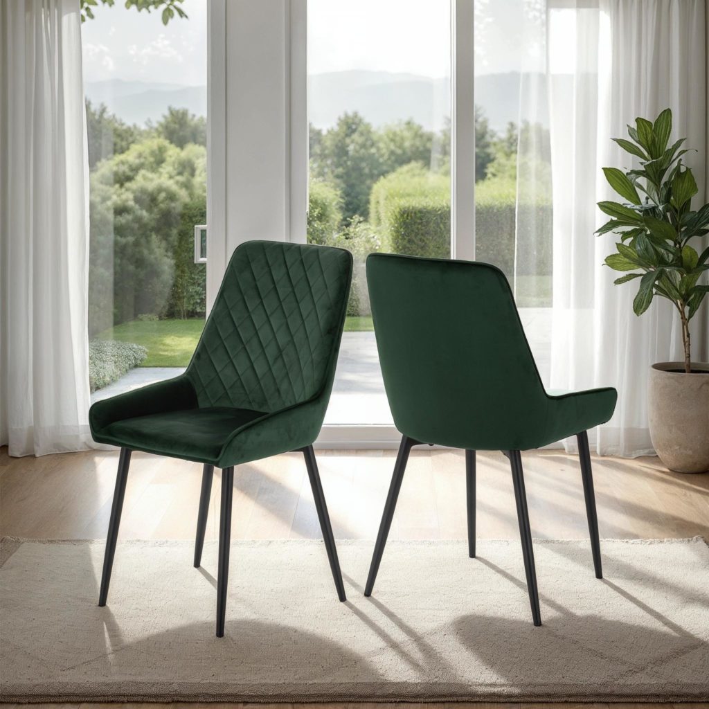 Avery velvet dining chair in emerald green with high backrest – elegant dining furniture